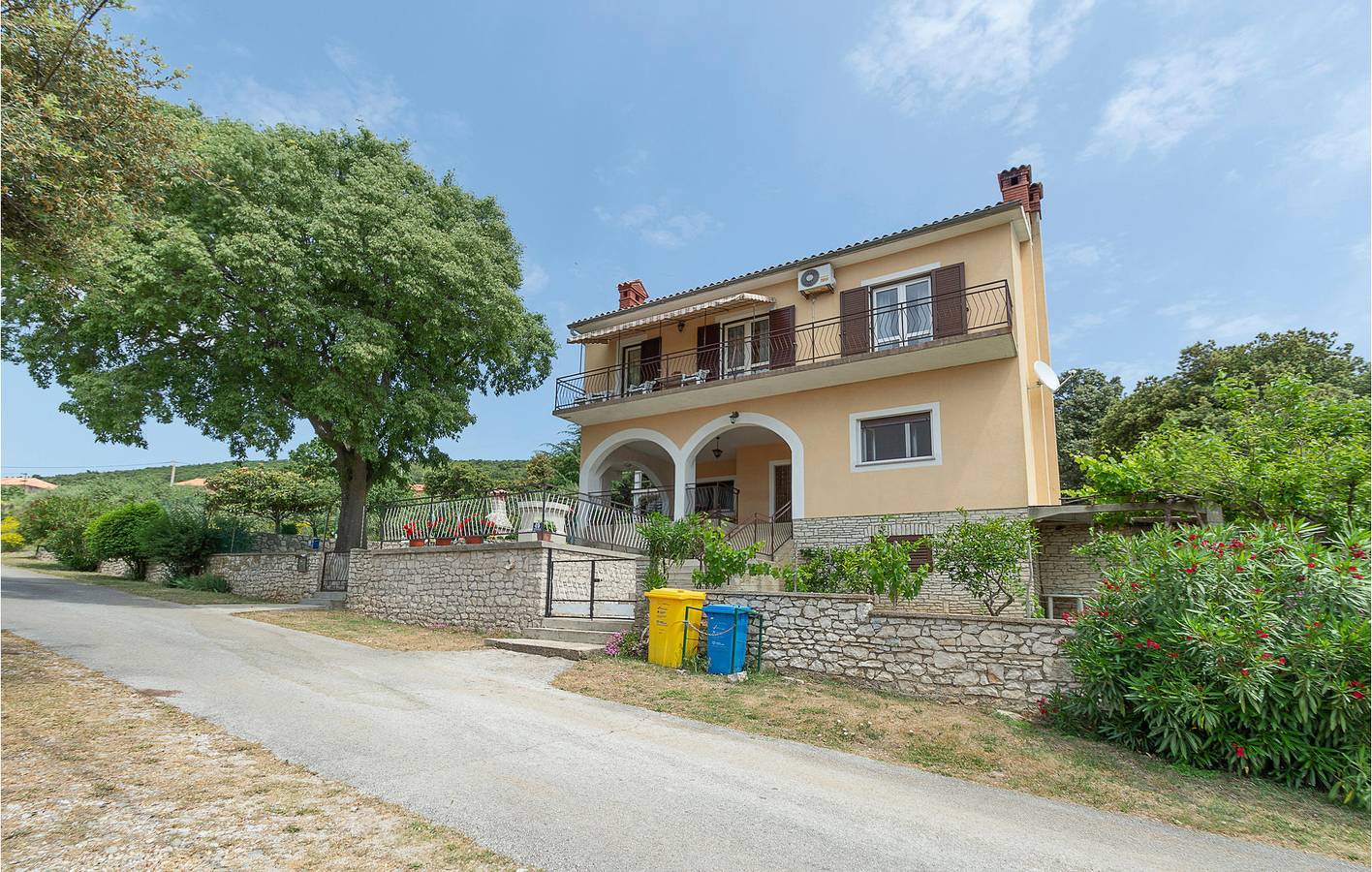 Cały apartament wypoczynkowy, Apartament wakacyjny dla 4 osób z ogród in Raša, Wschodnie Wybrzeże Istrii