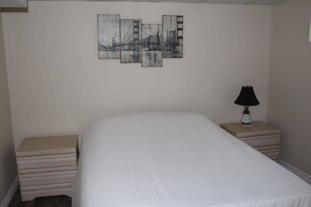 Nur wenige Schritte von Falls und Casino entfernt in Niagara Falls, Niagara Fälle