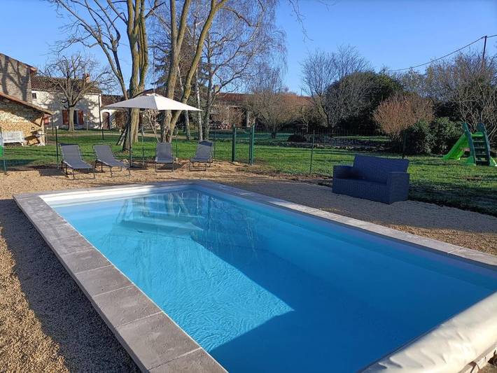 Maison de vacances pour 8 personnes, avec terrasse ainsi que piscine et jardin, animaux acceptés