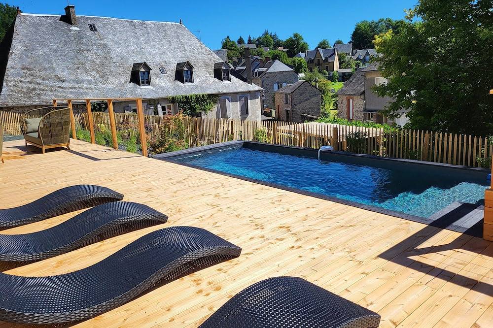 Gîte haut de gamme en Haute Corrèze avec piscine chauffée. in Meymac, Région d'Ussel
