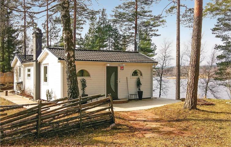 Ferienhaus für 6 Personen, mit Terrasse und Sauna sowie Seeblick in Nässjö