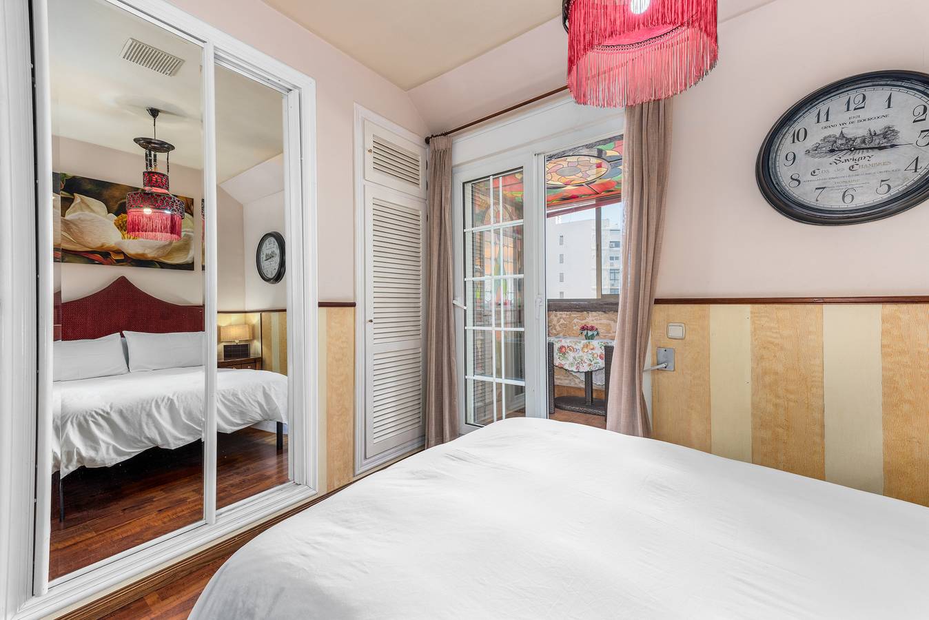 Apartamento entero, Apartamento 'Atico 3 Dormitorios Ron Manuel' con vistas al mar, Wi-Fi y aire acondicionado in Marbella Centro, Marbella