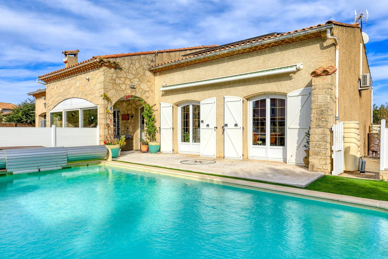 Chambre d'hôtes « Villa Angelo - Lavande » avec piscine partagée, Wi-Fi et climatisation in Saint-Thibéry, Côte d'Améthyste