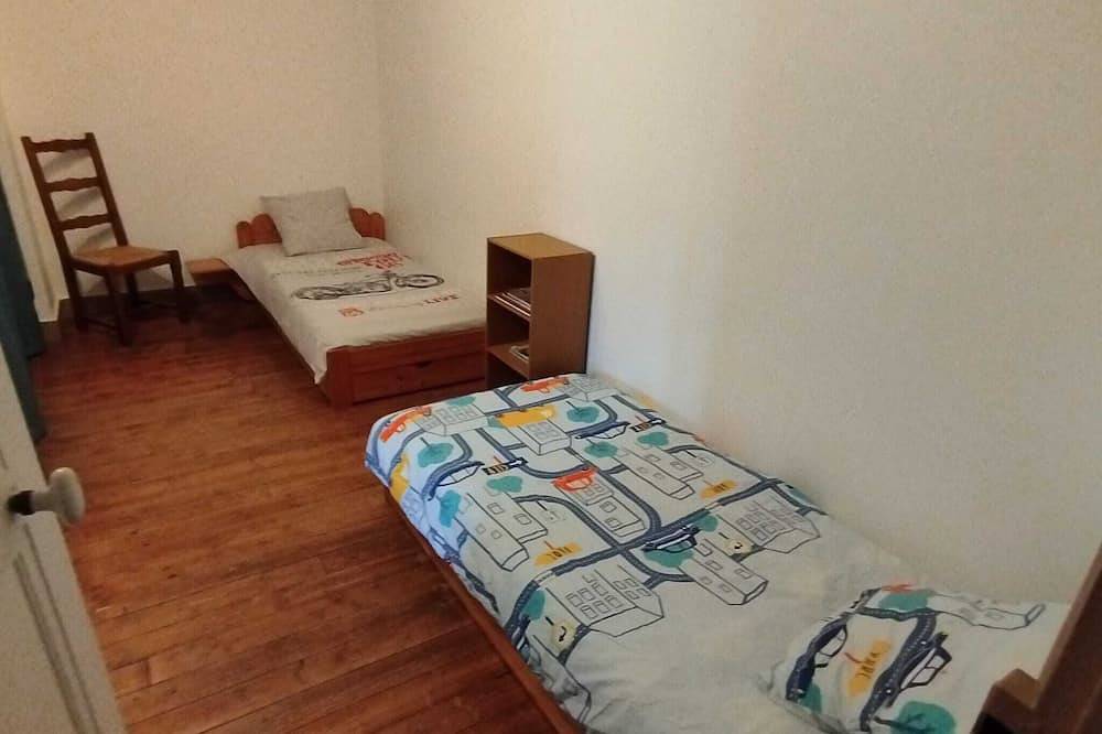 Geheel appartement, Beautiful City Center Apartment For Family Or Group Travel in Autun, Autun en omgeving