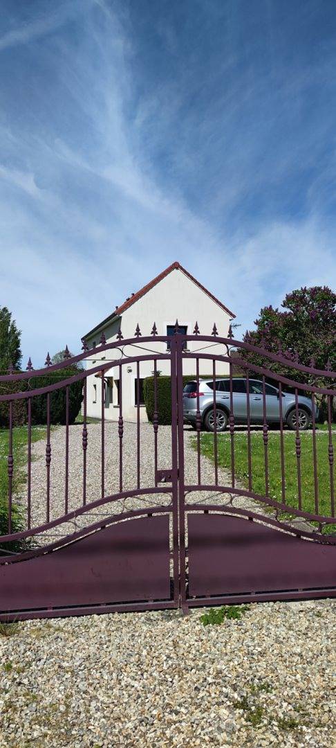 Gîte pour 4 personnes, avec terrasse et jardin