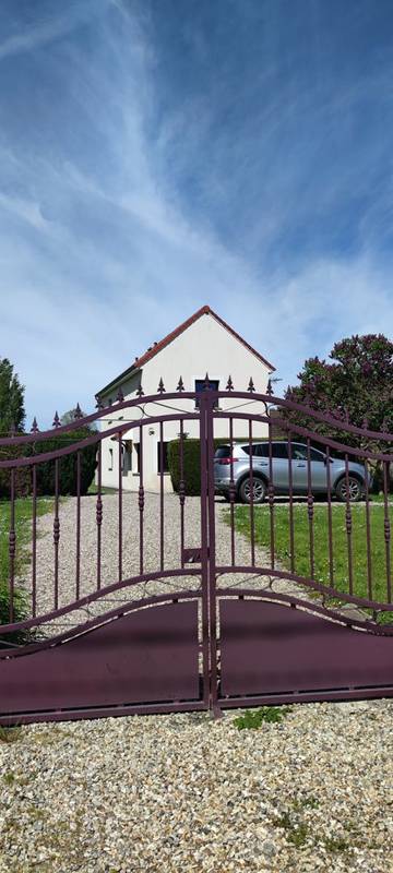 Gîte pour 4 personnes, avec terrasse et jardin à Favières