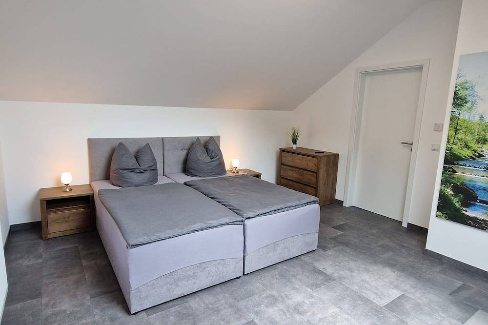 Ganze Wohnung, Haus am Wald \nruhig gelegene Ferienwohnung im Og mit großem Garten in Tabarz, Rennsteig