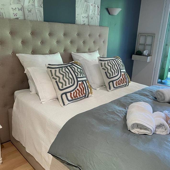 Location de vacances pour 2 personnes, avec vue et jardin dans Asnières-sur-Nouère - 2