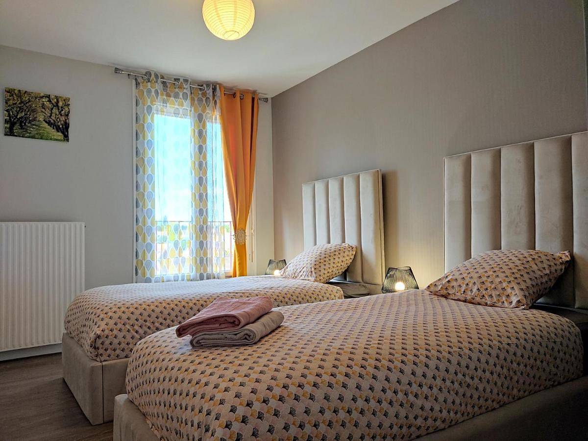 Appartement entier, Le Thourottois*Centre ville*Wifi*Spacieux*Confort* Saint-Gobain in Thourotte, Oise