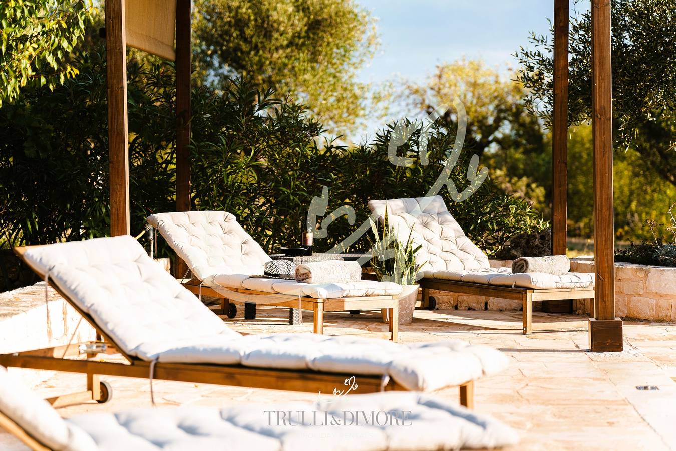 Td Truly Trulli Gentle Breezes Across Olive Va... in Coreggia, Bari Provinz