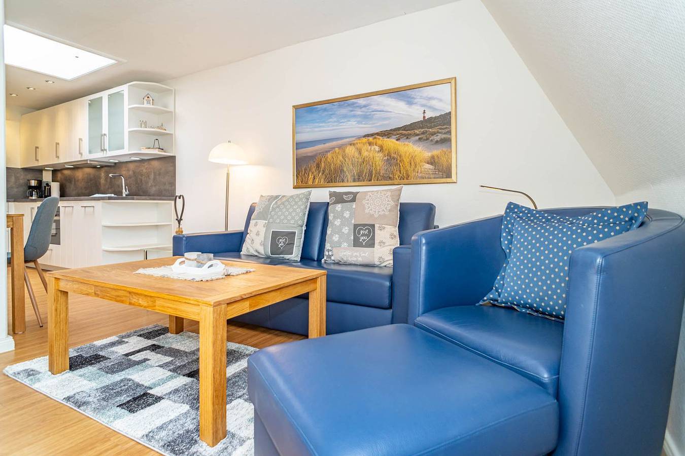 Ganze Wohnung, 2-Zimmer-Ferienwohnung für max. 4 Personen mit Balkon. - nur 300 bis zum Strand! in Westerland, Sylt (Gemeinde)