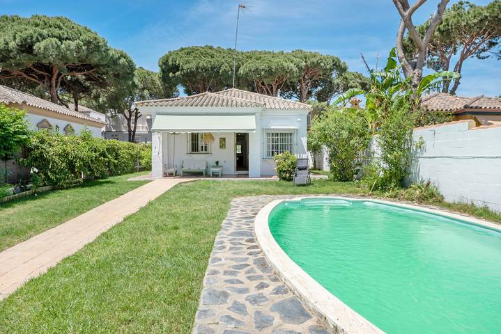 Exklusive Villa für Ihren Urlaub in Chiclana in Playa La Barrosa, Chiclana de la Frontera