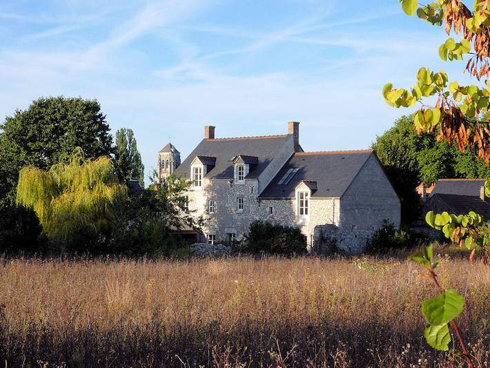 Cottage pour 2 personnes, avec jardin et piscine à Mer