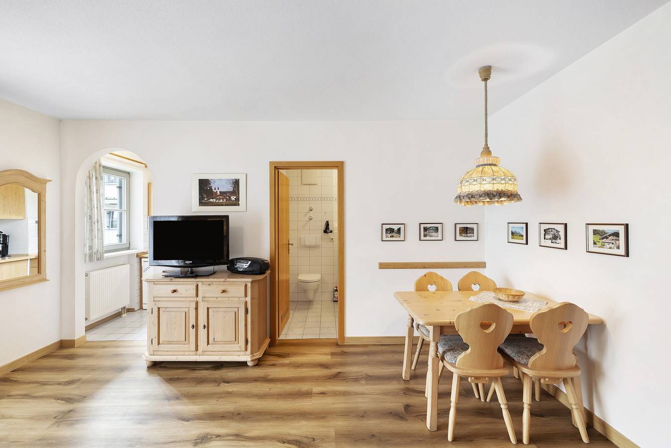 Ganze Wohnung, Apartment 'Fewo Brünnstein - Nr 44 Pool, Sauna' mit Bergblick, Gemeinschaftsgarten und Wlan in Oberaudorf, Bayerische Alpen