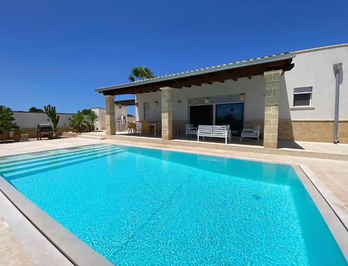 Agriturismo per 4 persone, con piscina e giardino nonché panorama, con animali domestici a Nardò (comune)