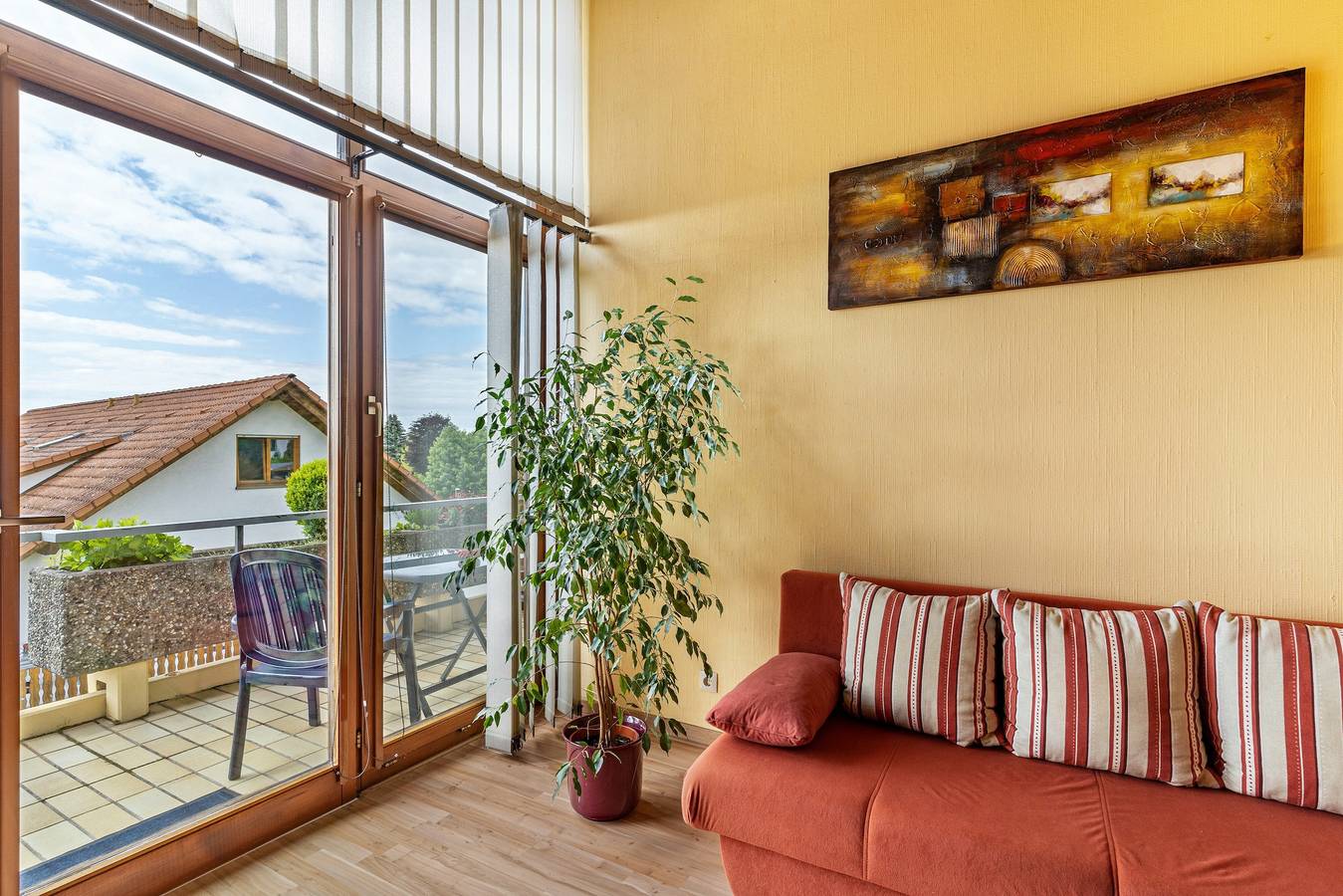 Ganze Wohnung, Ferienwohnung "Marlene" mit Bergblick, Privatem Balkon und Wlan in Friesenheim, Mittlerer Schwarzwald