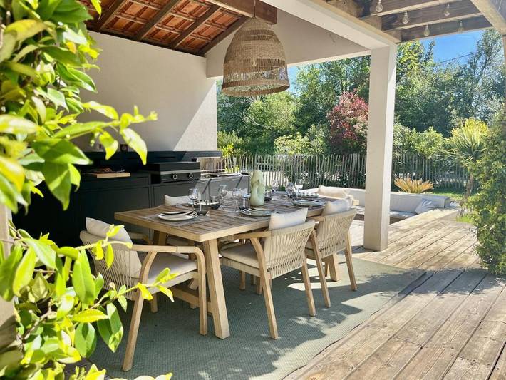 Location de vacances pour 8 personnes, avec jardin et piscine à Latresne - 3