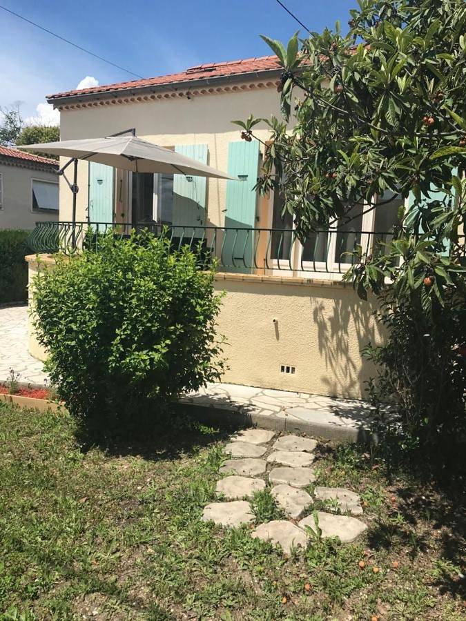 Location de vacances pour 6 personnes, avec jardin et vue à Volonne - 4