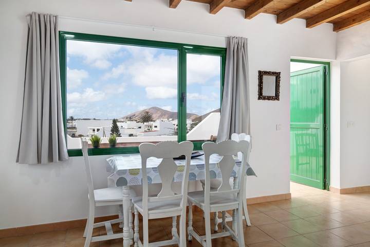 Vacation Home 'San Roque' with Mountain View, Private Terrace and Wi-Fi in Tinajo, Timanfaya National Park