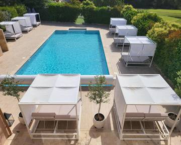Hôtel pour 2 personnes, avec jacuzzi et sauna ainsi que piscine et jardin à Niozelles