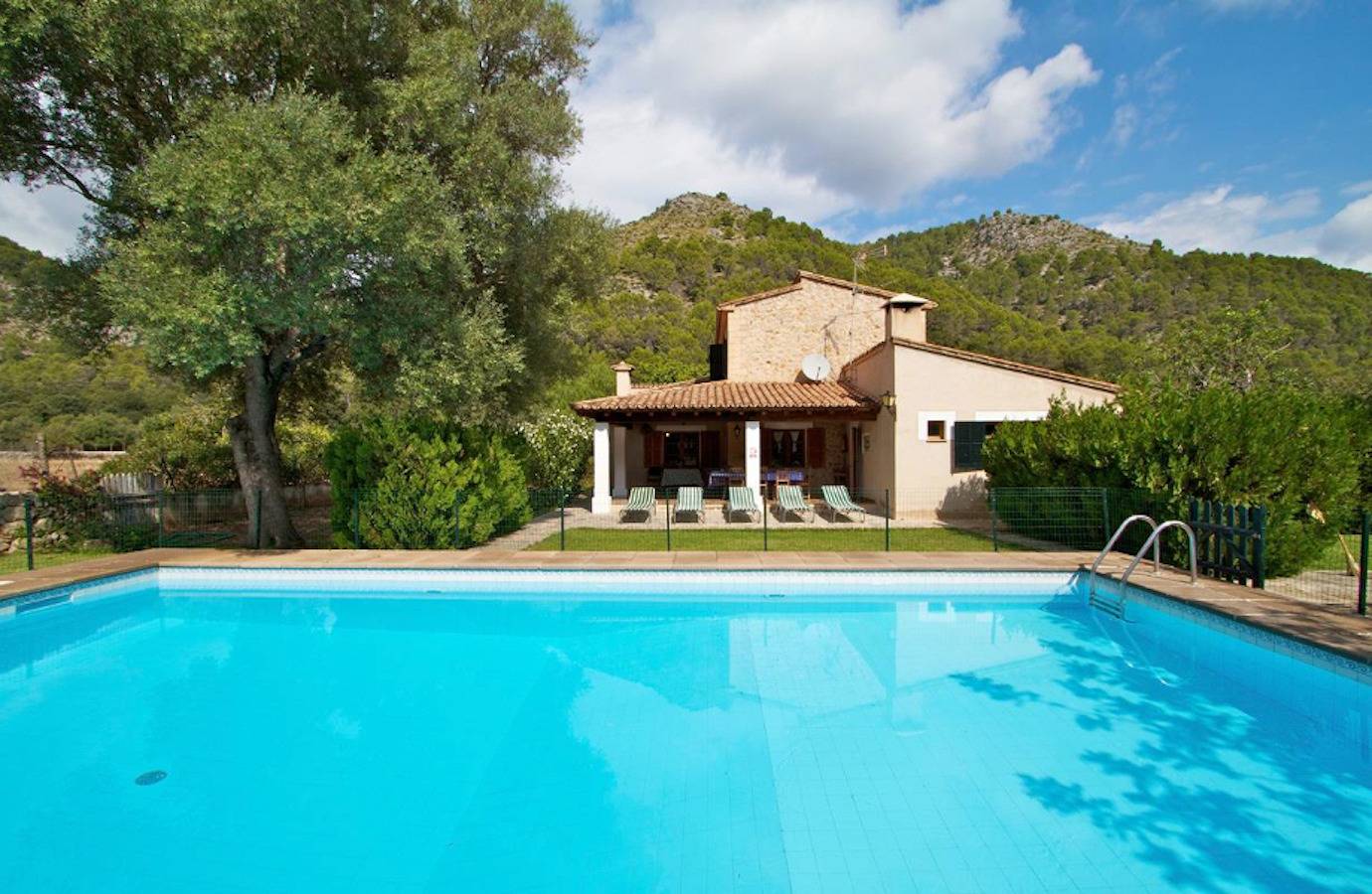 Finca Can Pontico in Torrent de la Vall d'en Marc, Pollença
