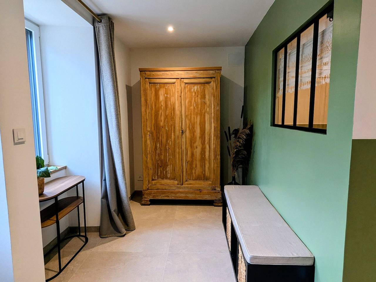 Gîte Paisible avec Terrasse, Jardin à Seigny, 4 Places Parking, Wi-Fi Inclus in Seigny, Région de Montbard