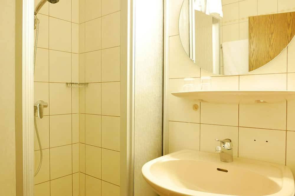 Apartamento inteiro, Double room with shower and Wc in Buhlertal, Central Black Forest