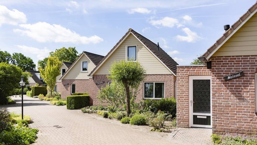 Ferienhaus für 6 Personen, mit Balkon/Terrasse und Terrasse sowie Garten in Plasmolen