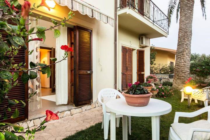 B&b per 6 persone, con giardino a Pula Cagliari