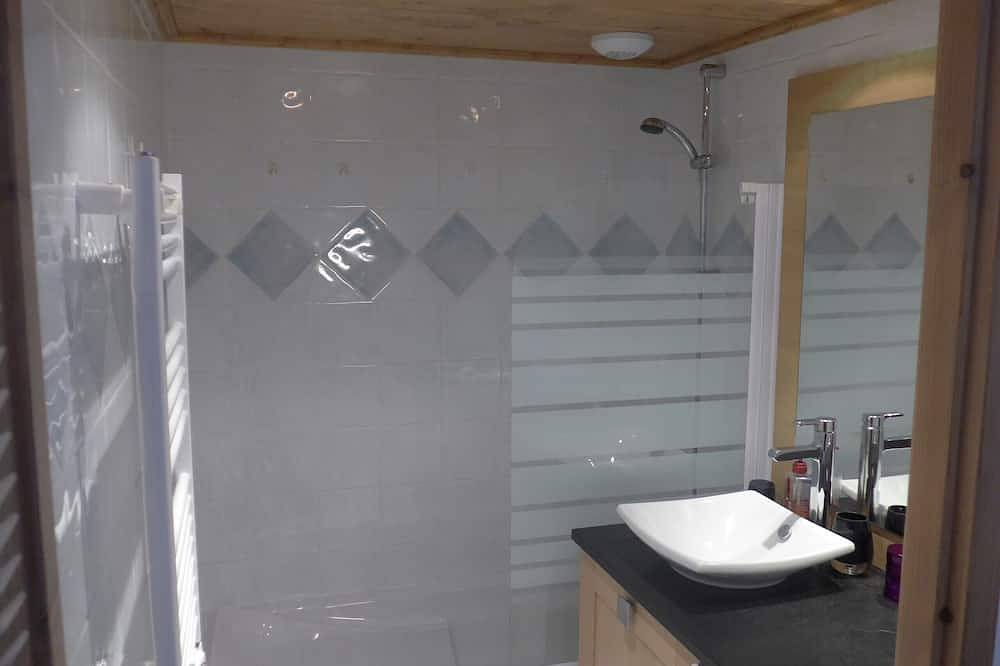 Ganze Wohnung, Arc 1800 Iseran, beheiztes Schwimmbad, Ski-in-Ski-out, überdachter Parkplatz, großer Balkon in Arc 1800, Bourg-Saint-Maurice