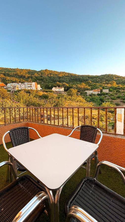 Chalet para 7 personas, con piscina además de jacuzzi y jardín, Familias con niños en Extremadura - 2