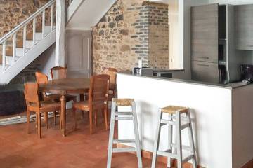 Location de vacances pour 4 personnes, avec piscine et jardin, animaux acceptés à La Porcherie