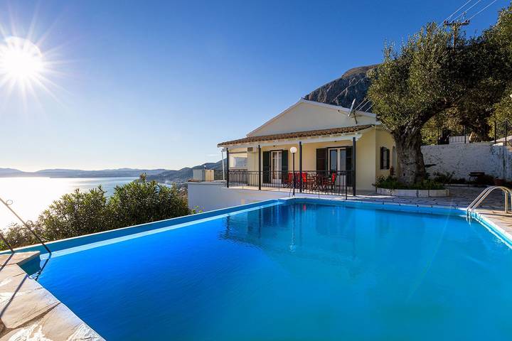 Villa for 4 people in Nissaki