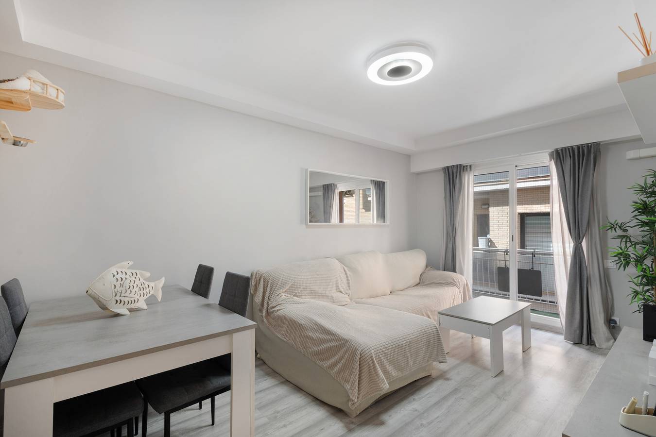 Apartamento entero, Apartamento 'Mar' con vistas al mar, Wi-Fi y aire acondicionado in Malgrat de Mar, Costa del Maresme