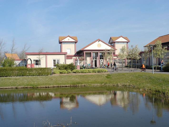 Ferienhaus für 6 Personen, mit Terrasse und Garten in Scharendijke - 2