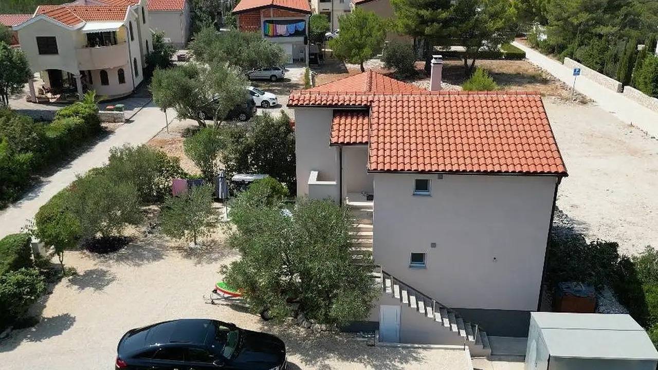 Appartamento vacanze a Pasman a partire da 125€ a notte