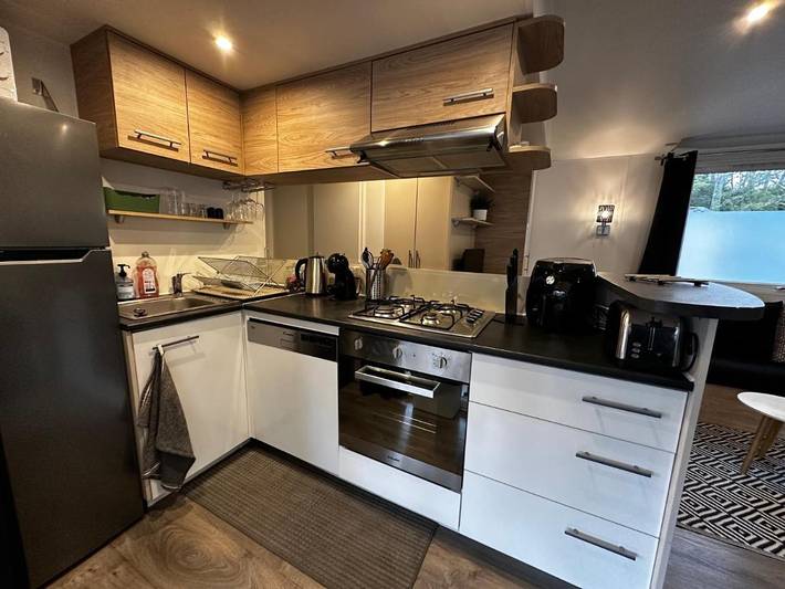 Camping pour 6 personnes, avec jacuzzi et jardin ainsi que piscine et bassin pour enfant à Seignosse - 4