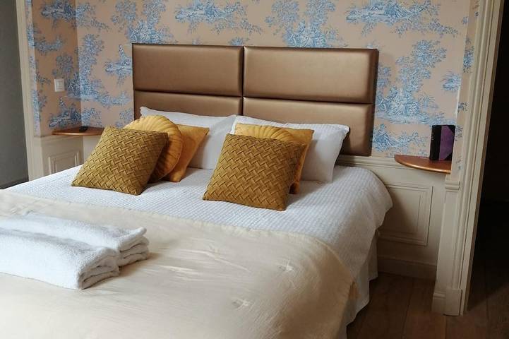 Gîte pour 2 personnes, avec piscine ainsi que terrasse et jardin à Lunay - 2