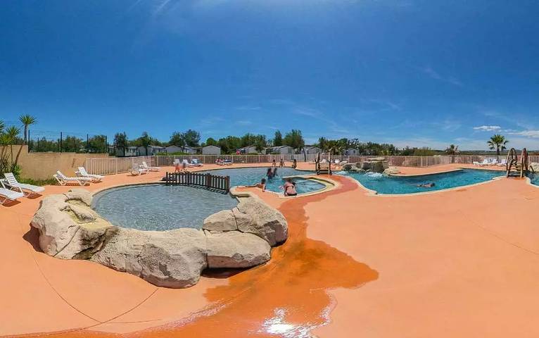 Camping für 6 Personen, mit Terrasse in Languedoc-Roussillon - 2