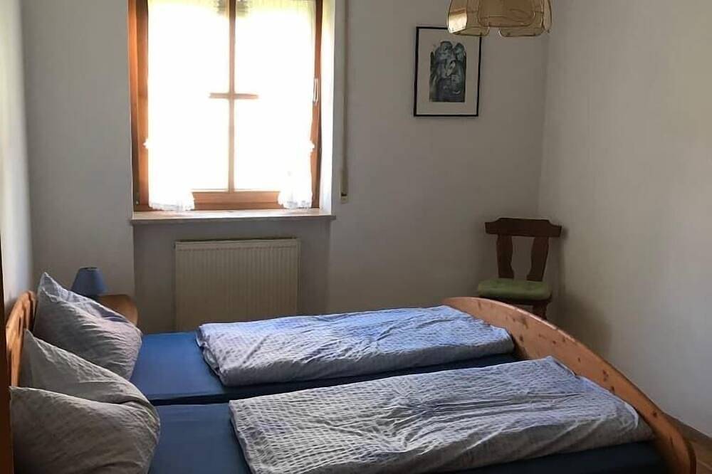 Ganze Wohnung, Charmant eingerichtete Unterkunft (60qm) mit vollausgestatteter Küchenzeile und Wlan in Neunburg vorm Wald, Naturpark Oberpfälzer Wald