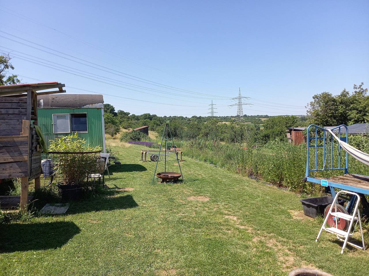 Ganze Ferienwohnung, Bauwagen 'Natur Pur/No.7' mit eigenem Freisitz und Blick über das Land. in Ötisheim, Nordschwarzwald