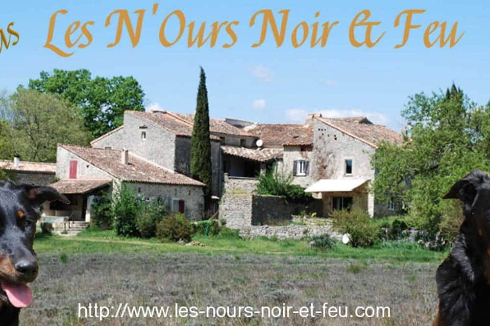 Geheel appartement, Wildernis huizen in Salavas, Ardèche