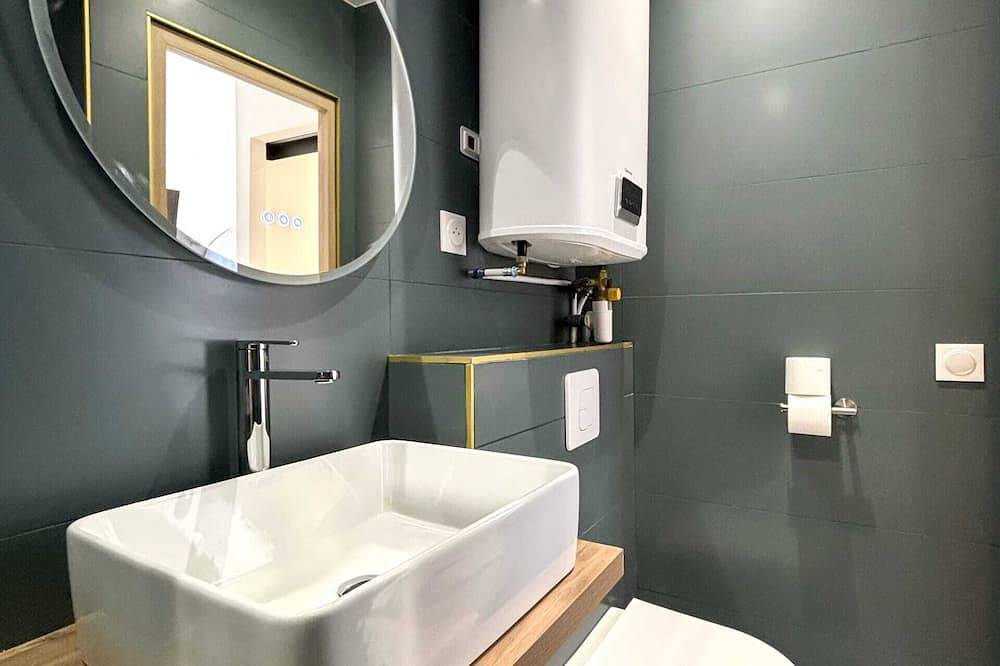 Apartamento entero, Hoche A 21 - Una Habitación Piso, Capacidad 4 in Le Pré-Saint-Gervais, Sena-Saint Denis