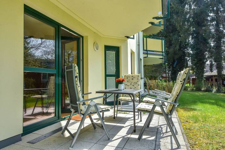 Ganze Wohnung, Komfortables Ferienhaus mit überdachter Terrasse und Garten in Zinnowitz in Zinnowitz, Usedomer Norden