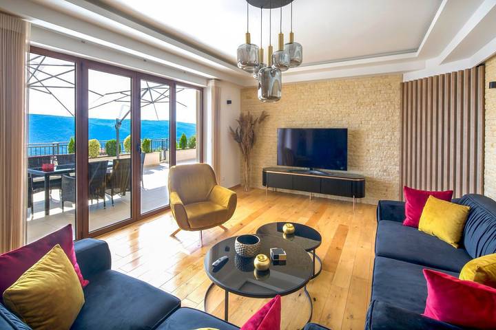 Villa für 8 Personen, mit Garten und Whirlpool in Montenegro - 3