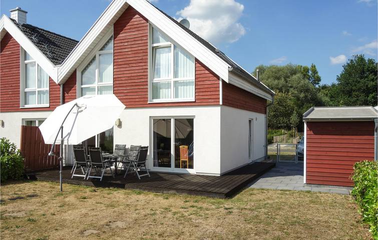 Ferienhaus für 6 Personen, mit Terrasse und Whirlpool sowie Sauna
