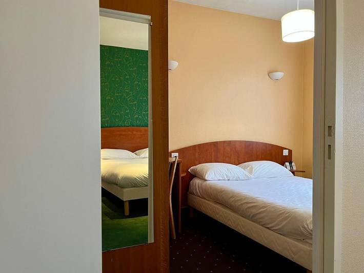 Hôtel pour 3 personnes à La Suze-sur-Sarthe - 2