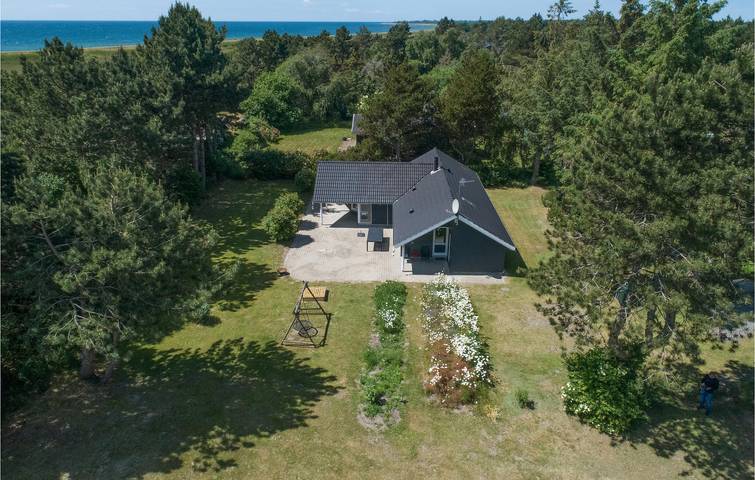 Ferienhaus für 10 Personen, mit Terrasse und Whirlpool sowie Garten und Sauna in Kramnitse