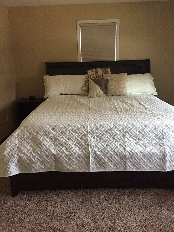 Das Hitchcock House ist ein wunderschönes Haus mit 3 Schlafzimmern und 2 Stockwerken! in Mahoning County