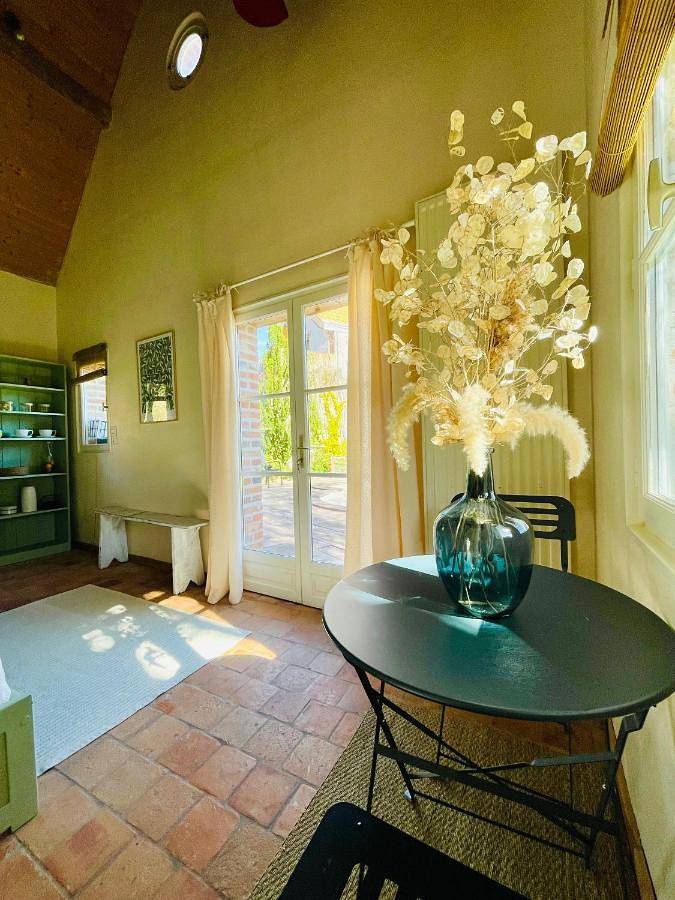 La Suite St Michel - Chambre privée avec salon in La Ferté-Saint-Aubin, Sologne